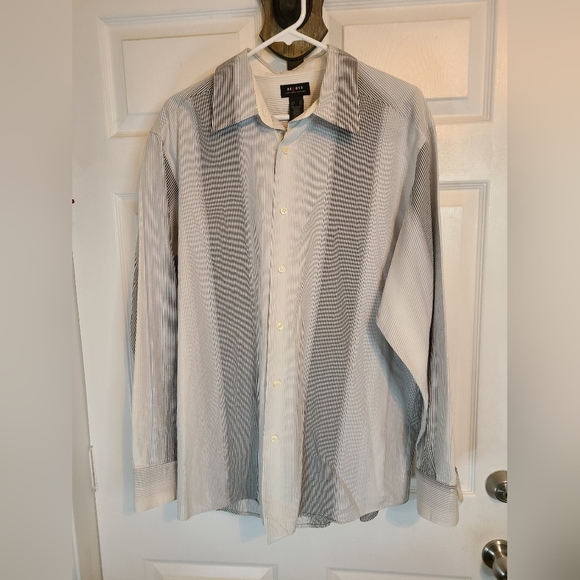 (666) Axcess by Liz Claiborne Men's Dress Shirt, Size: XL Color Grey/White - Picture 3 of 10